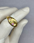 Melt signet Pinky green sapphires