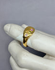 Melt signet Pinky green sapphires