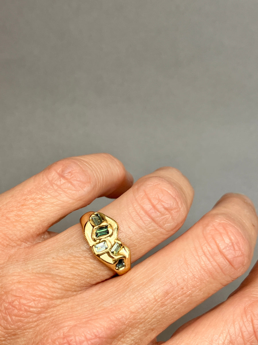 Scattered baguettes Lava ring