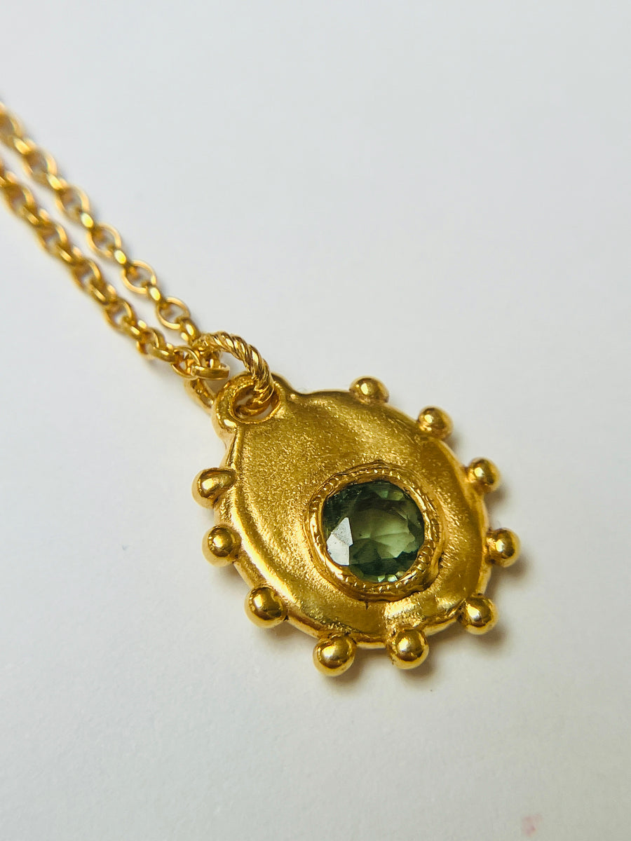 Hilda pendant - Green sapphire