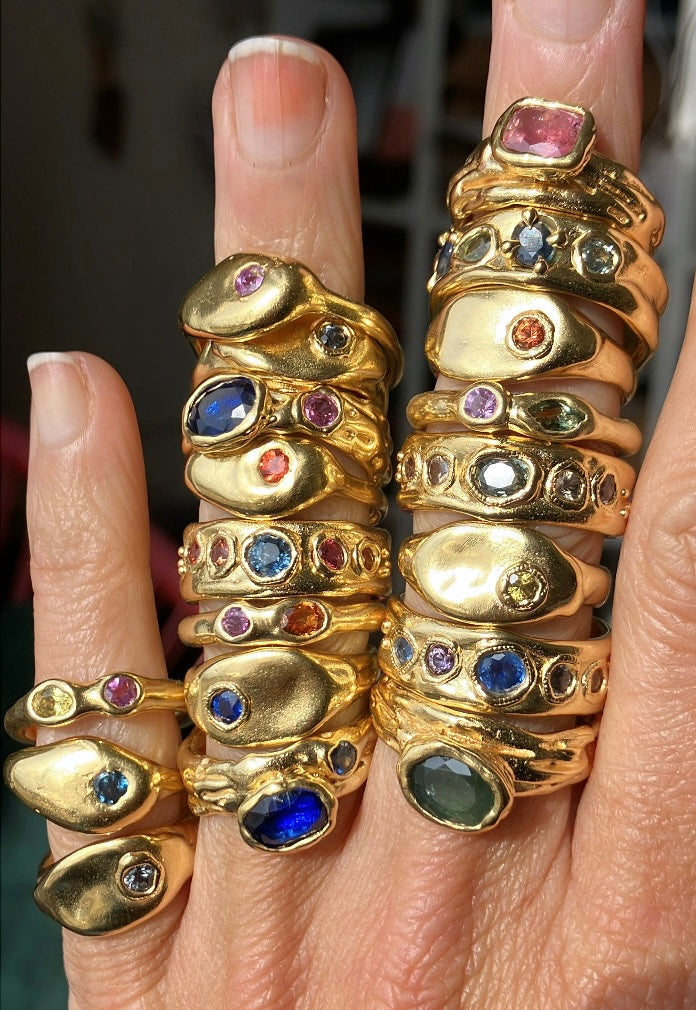 Aqua blue sapphire Luxe signet