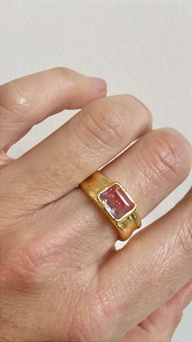 Pink melon Tourmaline 1/2 Cigar band