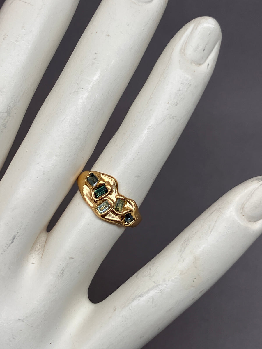 Scattered baguettes Lava ring