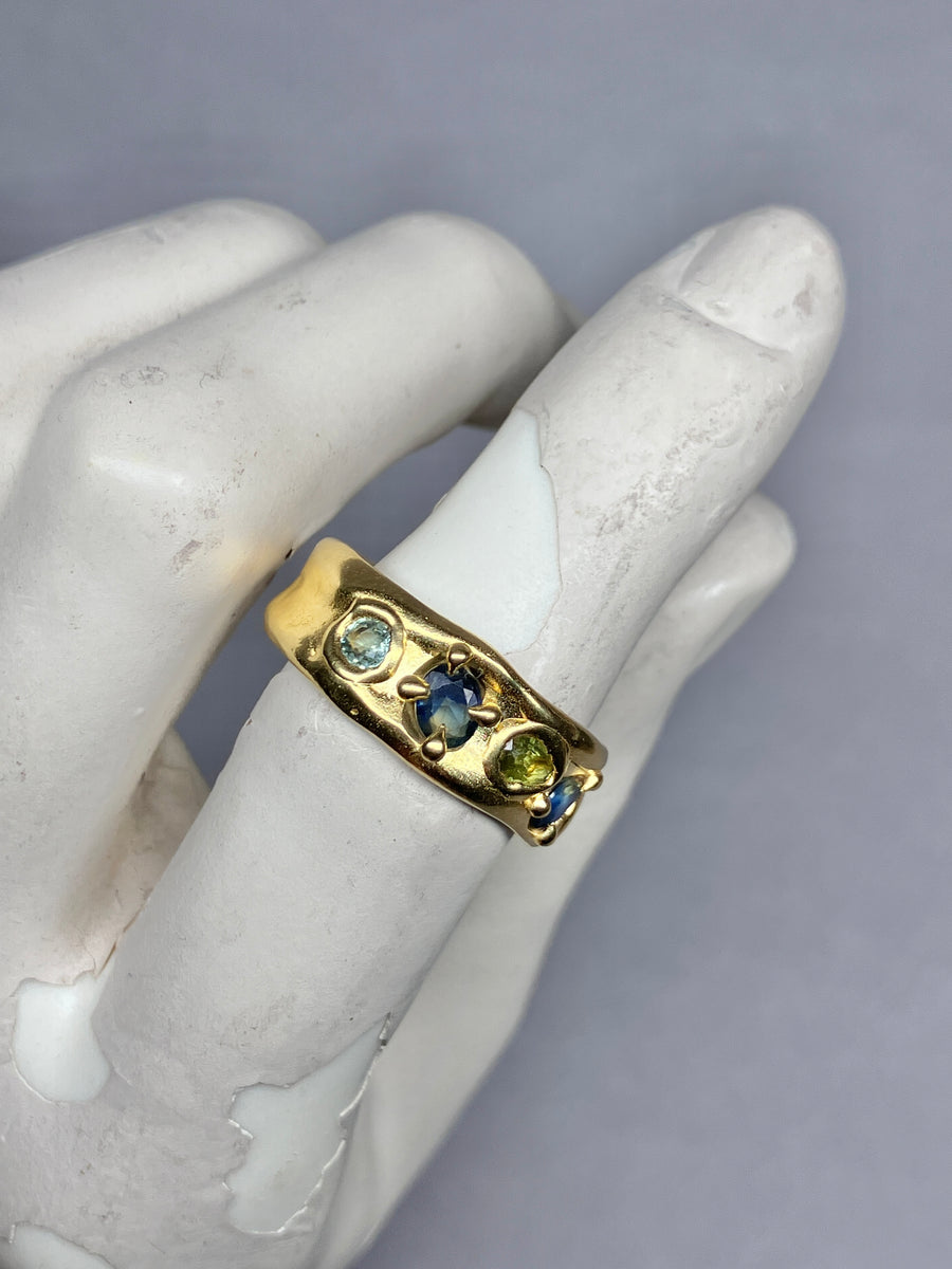 Multi stone various settings 5 Sapphire 1/2 Cigar band
