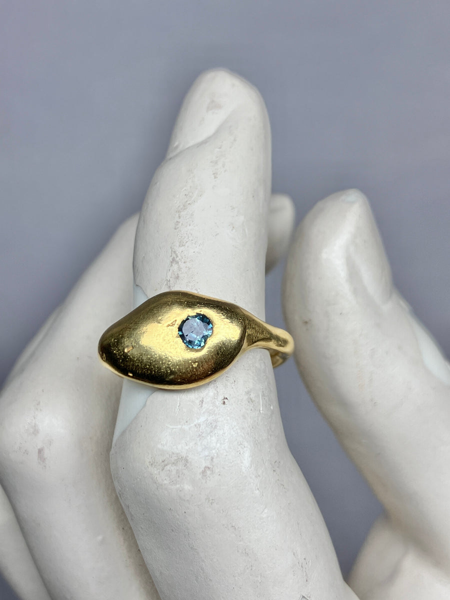 Aqua blue sapphire Luxe signet