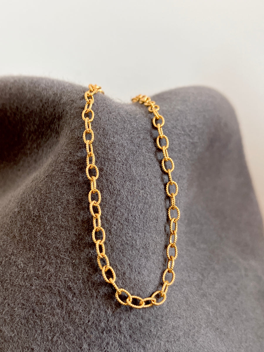 CLEARANCE - Sweet Twisted Trace chain - gold- 37cm