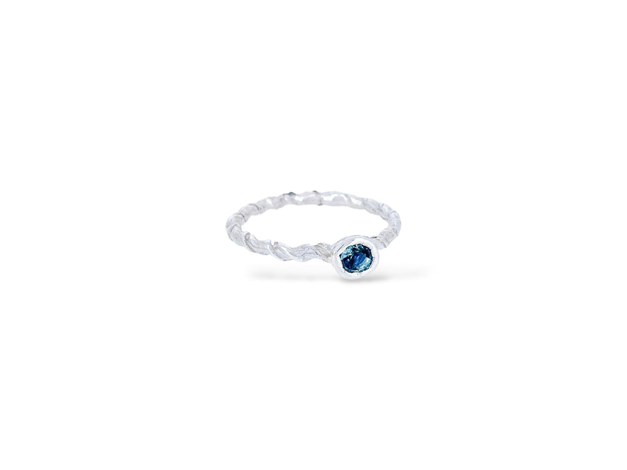 Denim blue Sapphire Solitaire twist ring