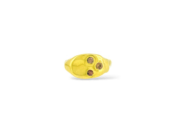 Melt signet Peachy brown sapphires
