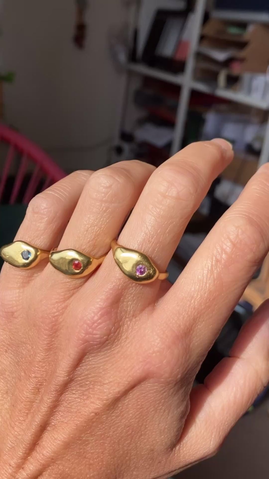 Aqua blue sapphire Luxe signet