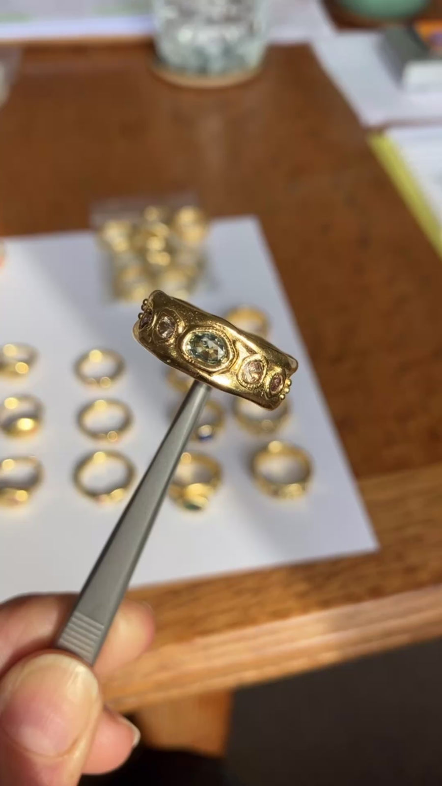 Pale green and champagne Sapphires 1/2 Cigar